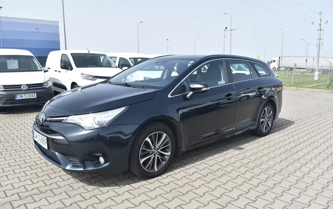 Toyota Avensis cena 56300 przebieg: 120679, rok produkcji 2017 z Olsztynek małe 466